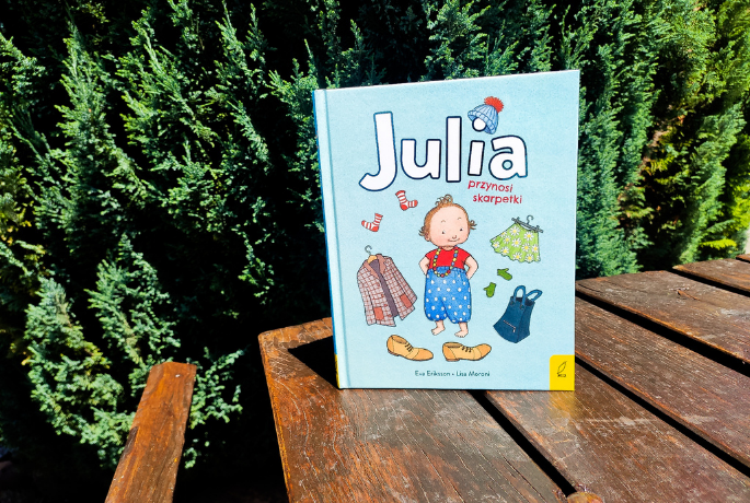 Julia przynosi skarpetki – Lisa Moroni